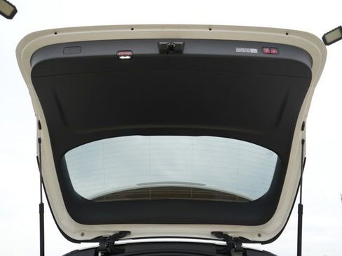 Used 2026 Mercedes-Benz GLC 300 4MATIC image 18