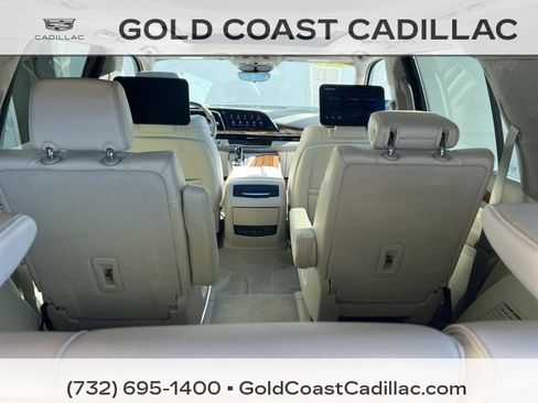 Used 2024 Cadillac Escalade Premium Luxury Platinum image 16