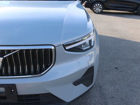 Used 2025 Volvo XC40 B5 Core image 42