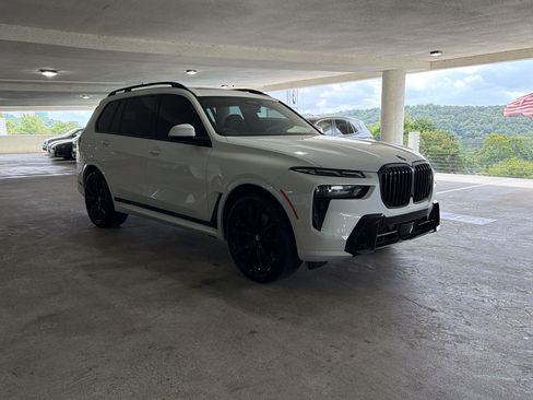 Used 2026 BMW X7 xDrive40i w/ Executive Package AWD/4WD image 6
