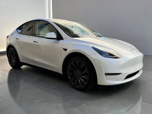 Used 2023 Tesla Model Y Performance AWD/4WD image 9