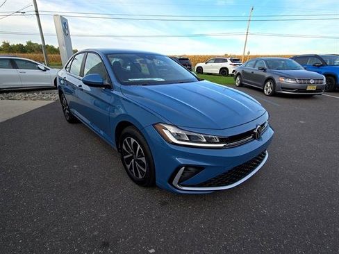 New 2025 Volkswagen Jetta S image 4