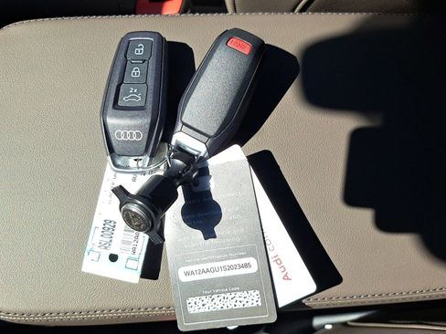 Used 2025 Audi Q5 Premium Plus w/ Premium Plus image 10