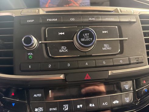 Used 2017 Honda Accord LX image 15