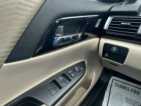 Used 2016 Honda Accord LX image 12