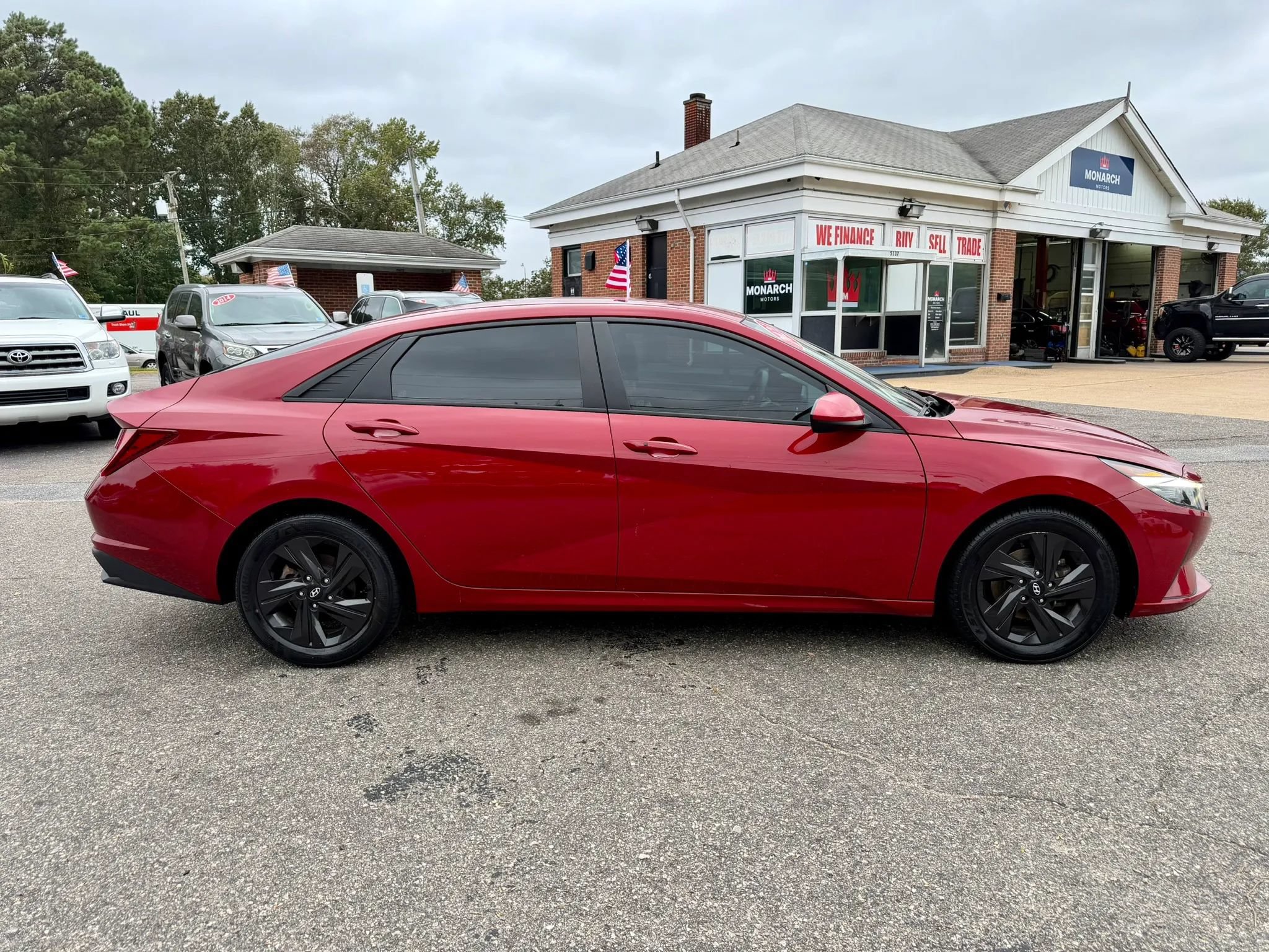 Used 2021 Hyundai Elantra SEL FWD image 6