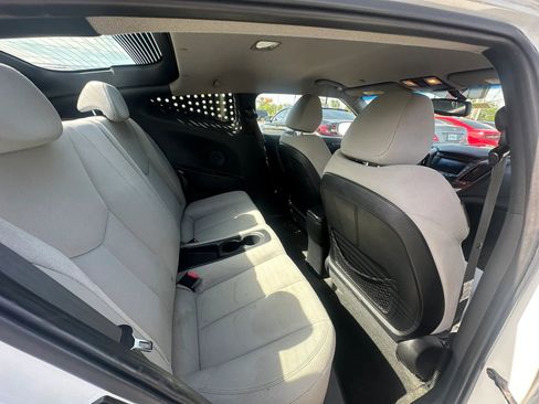 Used 2013 Hyundai Veloster image 22