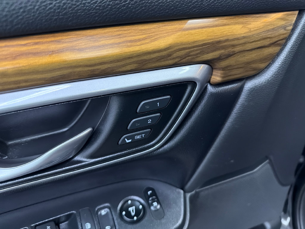 Used 2018 Honda CR-V Touring image 11