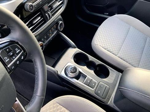 Used 2022 Ford Escape SE w/ Cold Weather Package image 16