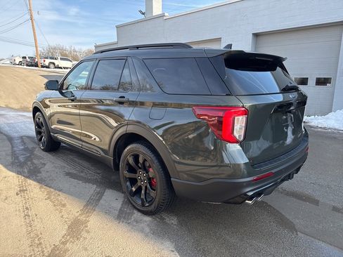 Used 2022 Ford Explorer ST w/ ST Street Pack image 5