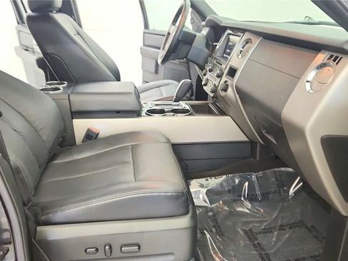 Used 2015 Ford Expedition Limited w/ Equipment Group 301A AWD/4WD image 38