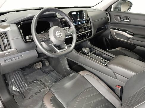Used 2025 Nissan Pathfinder Platinum w/ Cargo Package AWD/4WD image 18