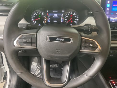 Used 2025 Jeep Compass Limited AWD/4WD image 18