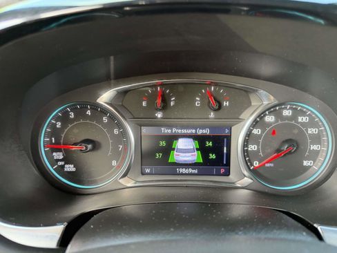 Used 2023 Chevrolet Traverse LT AWD/4WD image 25