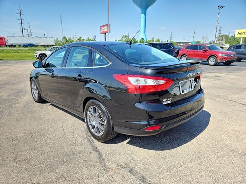 Used 2014 Ford Focus Titanium FWD image 2