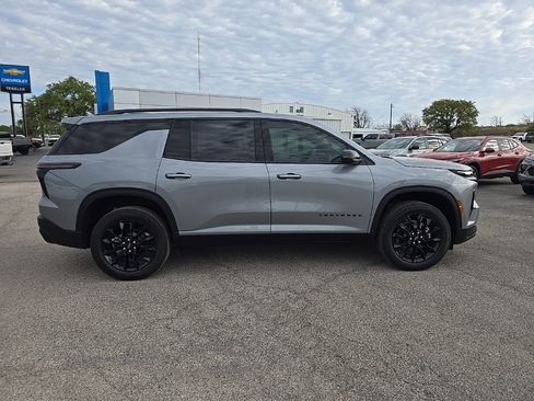 Used 2026 Chevrolet Traverse LT w/ Midnight/Sport Edition image 5