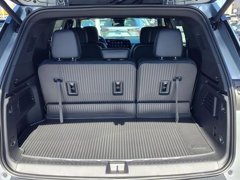 New 2026 Chevrolet Traverse LT w/ Sun and Wheel Package FWD image 8