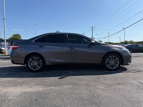 Used 2015 Toyota Camry SE FWD image 4