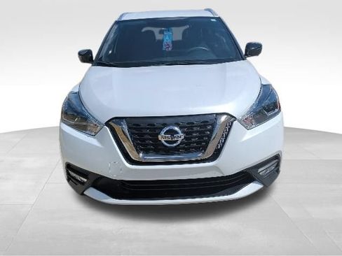 Used 2019 Nissan Kicks SR w/ SR Premium Package FWD image 8