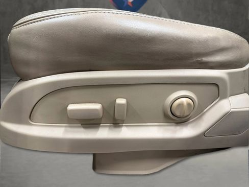 Used 2011 GMC Acadia SLT image 38