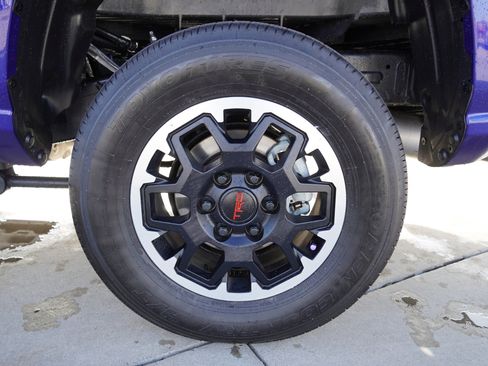 Certified 2025 Toyota Tacoma SR5 image 12