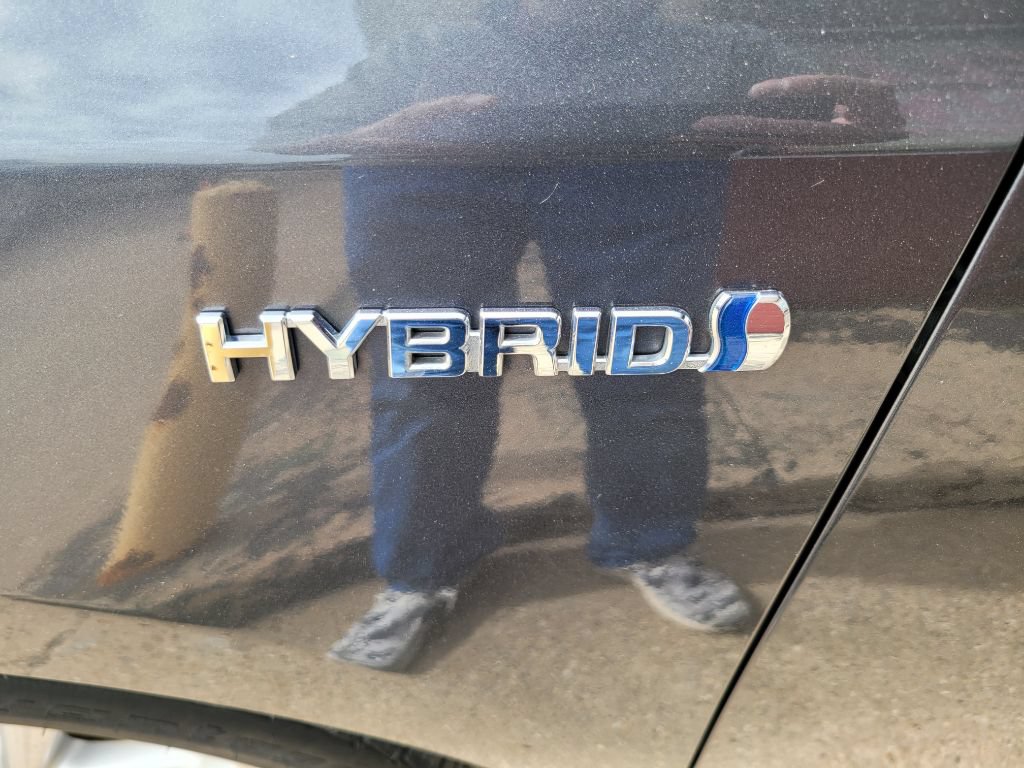 Used 2013 Toyota Prius V Five FWD image 14