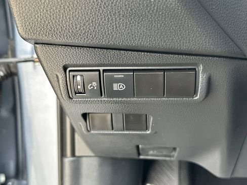 Used 2024 Toyota Corolla Cross XLE AWD/4WD image 20