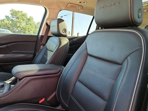 Used 2022 GMC Acadia Denali w/ Denali Ultimate Package FWD image 15