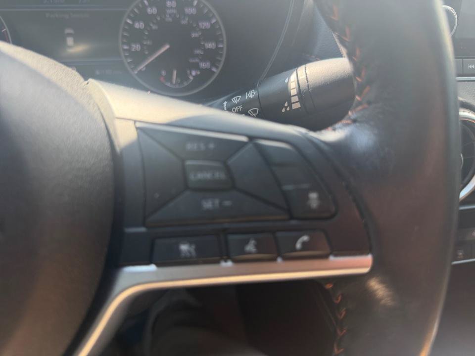 Used 2022 Nissan Sentra SR w/ Lighting Package FWD image 23