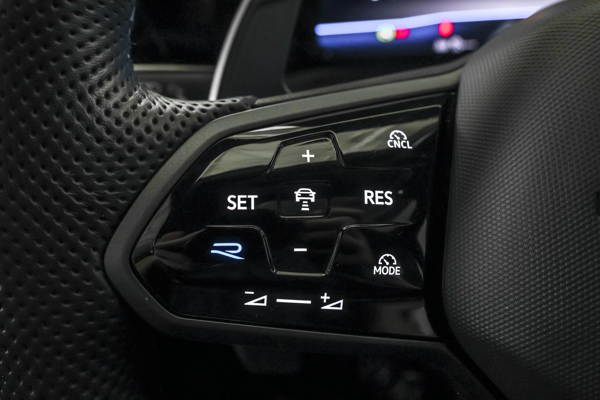 Used 2025 Volkswagen Golf R Black Edition AWD/4WD image 24