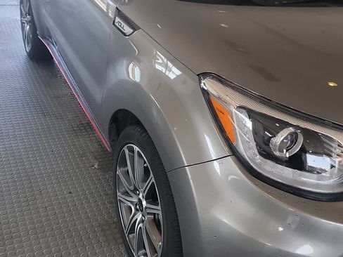 Used 2017 Kia Soul ! w/ Tech Package image 2