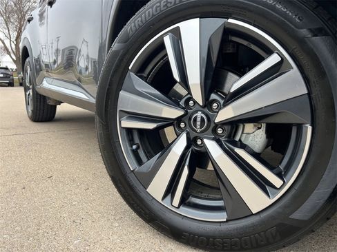 Certified 2022 Nissan Rogue SL w/ SL Premium Package image 8