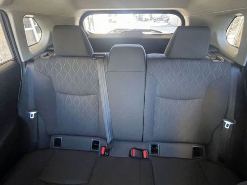 Used 2025 Toyota Corolla Cross LE FWD image 34