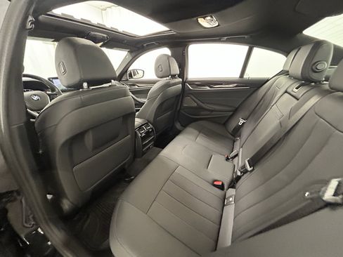 Used 2023 BMW 530i xDrive w/ Premium Package image 34