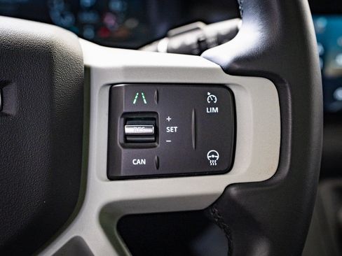 Used 2023 Land Rover Defender 90 S image 25