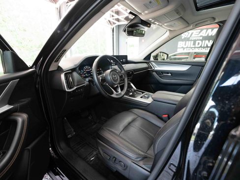 Used 2025 MAZDA CX-90 3.3 Turbo w/ Preferred Package AWD/4WD image 8