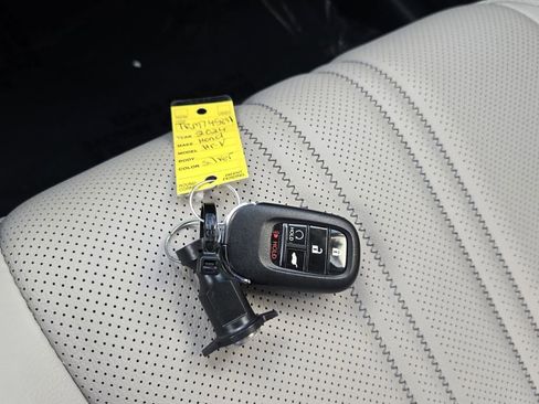 Used 2024 Honda HR-V EX-L image 19