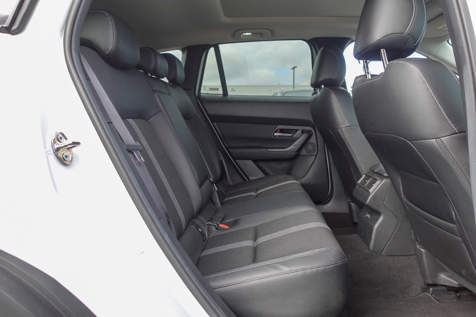 Used 2026 MAZDA CX-50 AWD 2.5 S w/ Preferred Pkg image 16