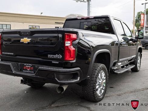 Used 2024 Chevrolet Silverado 2500 High Country w/ Technology Package AWD/4WD image 22