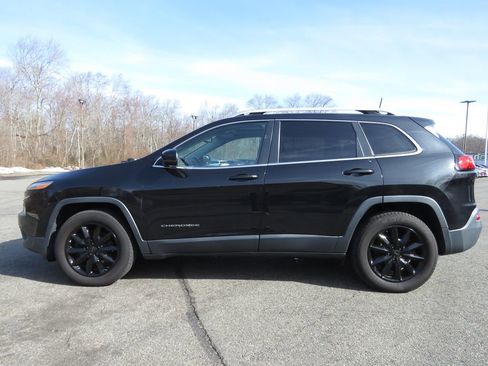 Used 2016 Jeep Cherokee Limited image 8