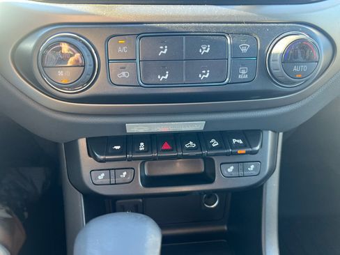 Used 2022 Chevrolet Colorado Z71 image 23