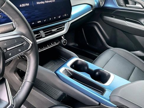 Used 2024 Chevrolet Equinox EV LT image 15