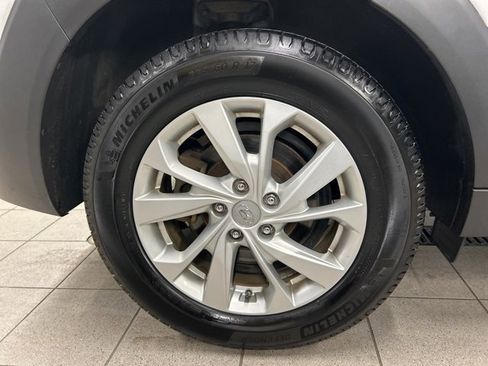 Used 2019 Hyundai Tucson SE image 11