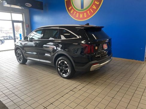 Used 2024 Kia Sorento S image 19