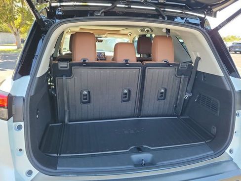 New 2026 Nissan Pathfinder Platinum image 5