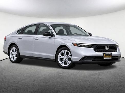 Used 2025 Honda Accord LX image 2