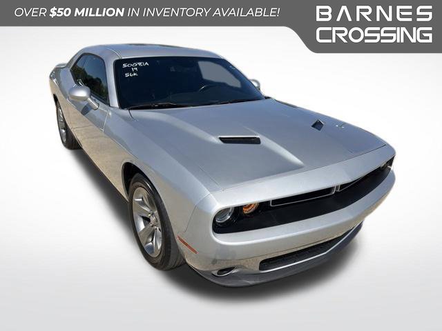 Used 2019 Dodge Challenger SXT RWD image 1