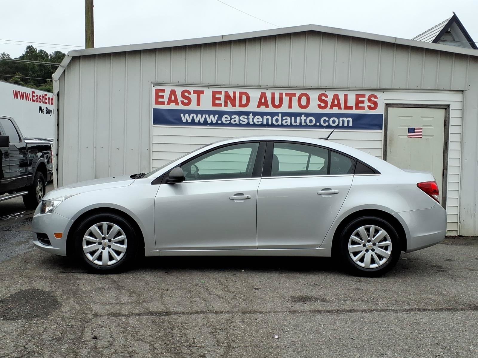 Used 2011 Chevrolet Cruze LS w/ Connectivity Package FWD image 2