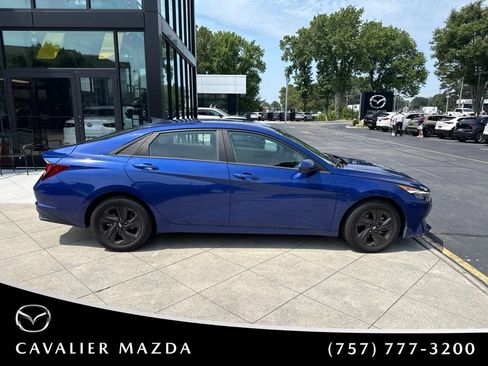 Used 2022 Hyundai Elantra SEL w/ Convenience Package FWD image 5