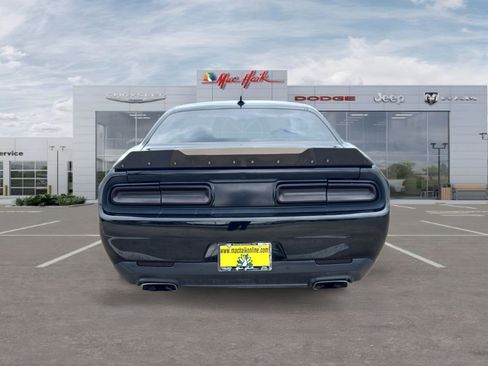 Used 2016 Dodge Challenger R/T Scat Pack w/ Leather Interior Group RWD image 4